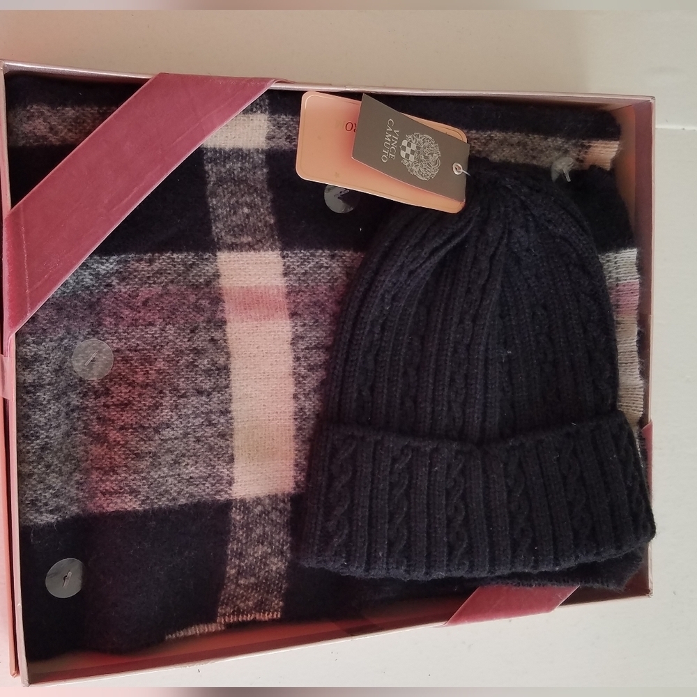 New NIB Vince Camuto Scarf & Beanie Set One Size Black Plaid